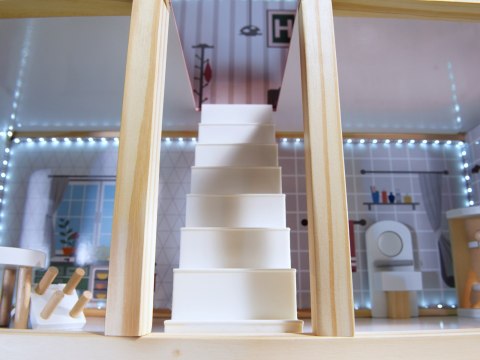 Domek dla lalek drewniany MDF mebelki 78cm biały LED