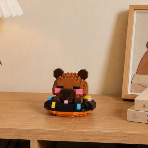 Klocki Konstrukcyjne Figurka Mini Kapibara Na Pączku Brązowa 306 el.