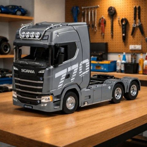Ciężarówka Scania 770S Z Naczepą Zdalnie Sterowana RC Huina Srebrna 1:18