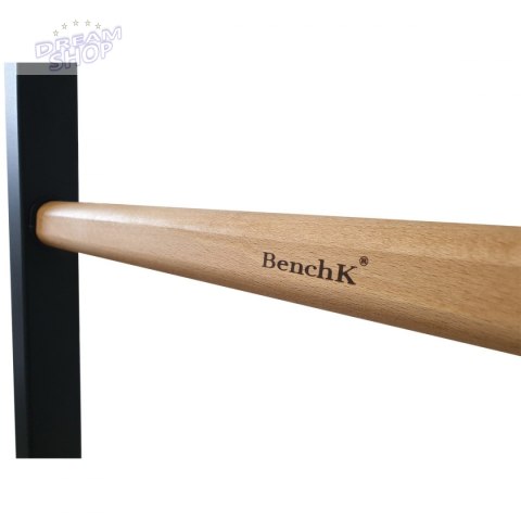 Rozporowa drabinka gimnastyczna drewniano metalowa z metalowym drążkiem w kolorze dębu BenchK 511 Rozporowa drabinka gimnastyczna drewniano metalowa z metalowym drążkiem w kolorze dębu BenchK 511
