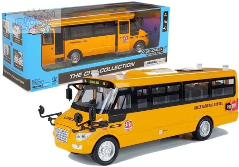 Metalowy Autobus Szkolny z silnikiem naciąganym Metalowy Autobus Szkolny z silnikiem naciąganym