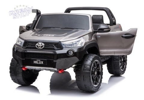 Auto na Akumulator Toyota Hilux Srebrny Lakierowany Auto na Akumulator Toyota Hilux Srebrny Lakierowany
