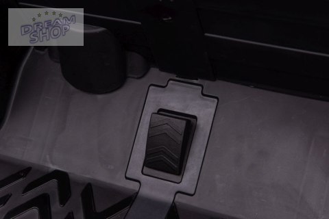 Auto Na Akumulator JC222 Czerwone Auto Na Akumulator JC222 Czerwone