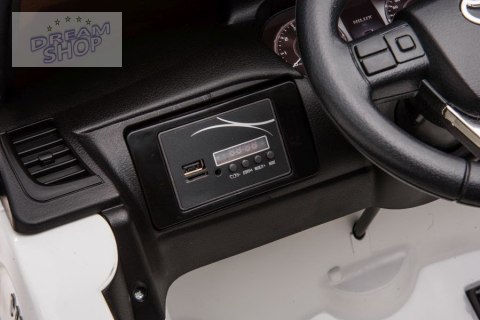 Auto Na Akumulator Toyota Hilux DK-HL860 Białe Auto Na Akumulator Toyota Hilux DK-HL860 Białe