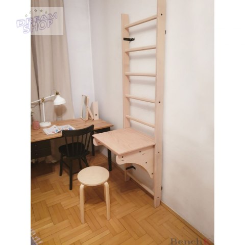Drabinka z drewnianym do podciągania z biurkiem BenchK 111 Drabinka z drewnianym do podciągania z biurkiem BenchK 111
