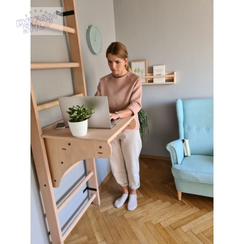 Drabinka z drewnianym do podciągania z biurkiem BenchK 111 Drabinka z drewnianym do podciągania z biurkiem BenchK 111