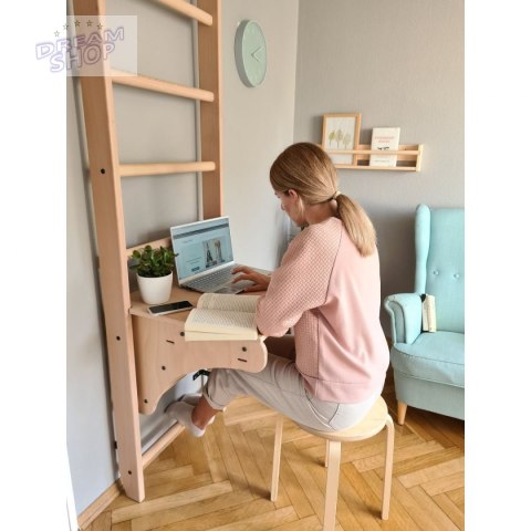 Drabinka z drewnianym do podciągania z biurkiem BenchK 111 Drabinka z drewnianym do podciągania z biurkiem BenchK 111