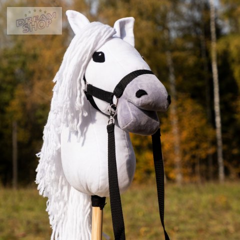 Skippi hobby horse z kantarem biały koń A3 duży Skippi hobby horse z kantarem biały koń A3 duży