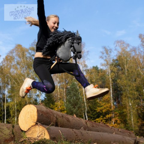 Skippi hobby horse z kantarem biały koń A3 duży Skippi hobby horse z kantarem biały koń A3 duży