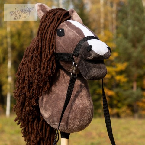 Skippi hobby horse z kantarem brązowy koń A3 duży Skippi hobby horse z kantarem brązowy koń A3 duży