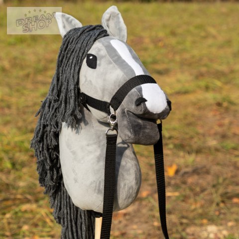 Skippi hobby horse z kantarem wodzami koń A3 duży Skippi hobby horse z kantarem wodzami koń A3 duży