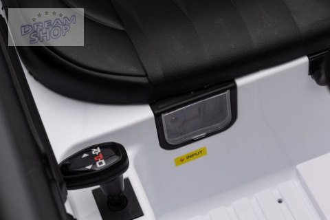 Pojazd Na Akumulator Mercedes G500 Biały 4x4