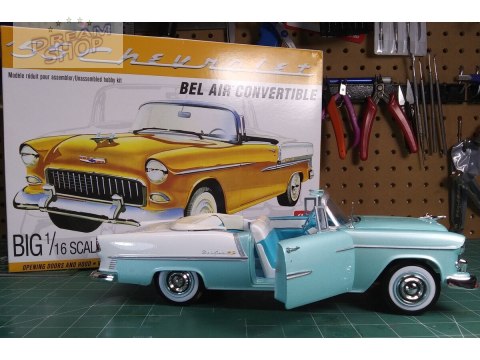 Model Plastikowy - Samochód 1955 Chevy Bel Air Convertible Model Plastikowy - Samochód 1955 Chevy Bel Air Convertible