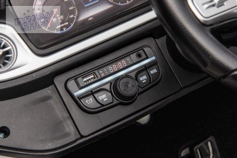 Auto Na Akumulator Mercedes G63 XXL Biały 4x4 Auto Na Akumulator Mercedes G63 XXL Biały 4x4
