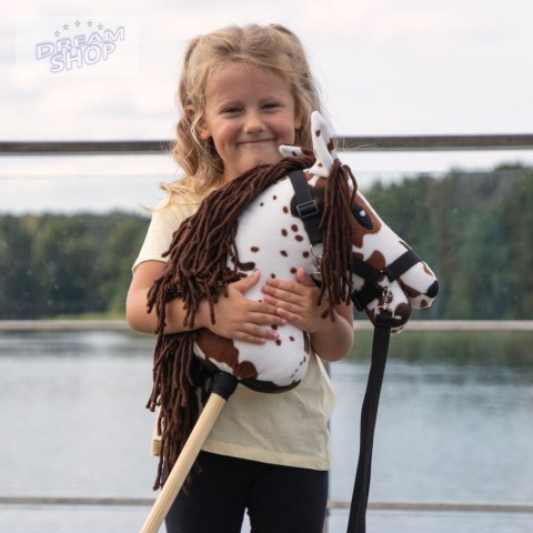 Hobby Horse Skippi A4 - w plamy - brązowe plamki - koń na kiju - kantar Hobby Horse Skippi A4 - w plamy - brązowe plamki - koń na kiju - kantar