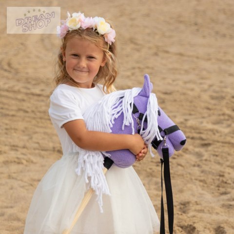 Hobby Horse Skippi A5 - koń na kiju - lawendowy fioletowy - kantar i wodze Hobby Horse Skippi A5 - koń na kiju - lawendowy fioletowy - kantar i wodze