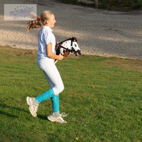 Hobby Horse Skippi A5 - w plamy - brązowe plamki - koń na kiju - kantar Hobby Horse Skippi A5 - w plamy - brązowe plamki - koń na kiju - kantar