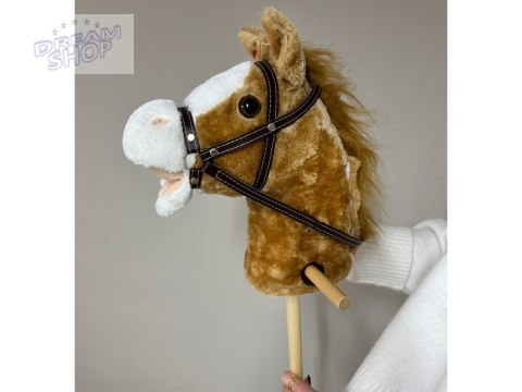 Hobby Horse Koń na patyku Dźwięk galopu i rżenia + ruchomy pysk ZA5442 Hobby Horse Koń na patyku Dźwięk galopu i rżenia + ruchomy pysk ZA5442