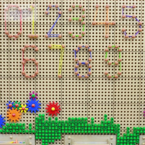 Zestaw Kołeczki i Sznurki - Tablica Naukowo-Kreatywna Masterkidz 260 Elementów