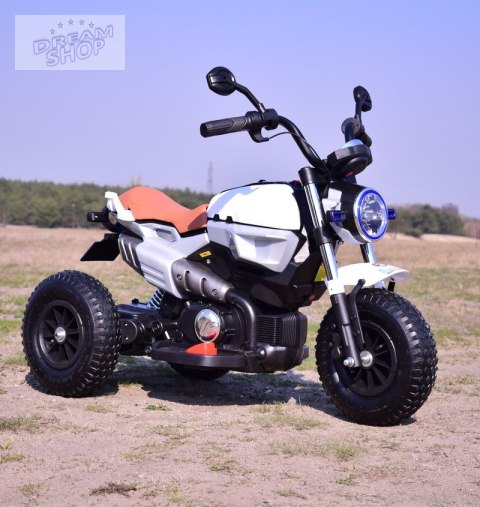 NAJNOWSZY WIELKI MOTOR , POMPOWANE KOŁA, PANEL, DŹWIĘKI, SKÓRA/8188 NAJNOWSZY WIELKI MOTOR , POMPOWANE KOŁA, PANEL, DŹWIĘKI, SKÓRA/8188