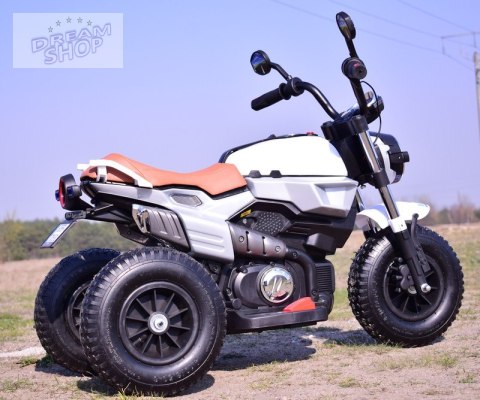 NAJNOWSZY WIELKI MOTOR , POMPOWANE KOŁA, PANEL, DŹWIĘKI, SKÓRA/8188 NAJNOWSZY WIELKI MOTOR , POMPOWANE KOŁA, PANEL, DŹWIĘKI, SKÓRA/8188