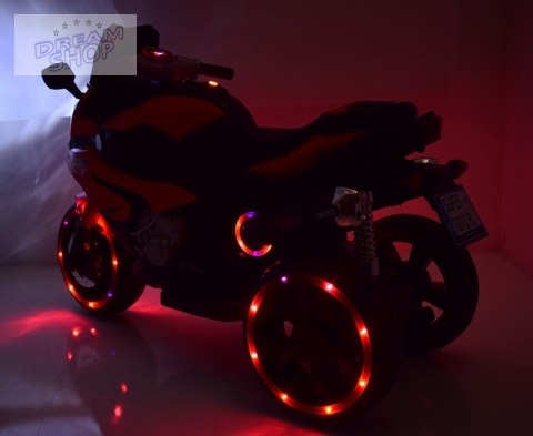 DUŻY MOTOR ŚCIGACZ STRONG 2 EXCLUSIVE, ŚWIECĄCE KOŁA/HLX2018 DUŻY MOTOR ŚCIGACZ STRONG 2 EXCLUSIVE, ŚWIECĄCE KOŁA/HLX2018