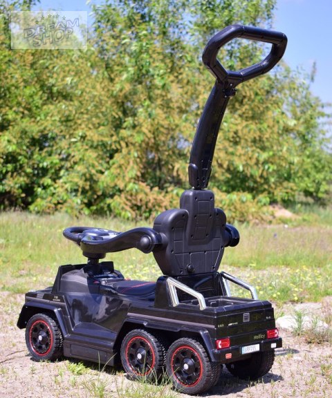 JEŹDZIK NA AKUMULATOR, PCHACZ, ODPYCHACZ MERCEDES G 63 AMG 6X6, MIĘKKIE KOŁA, DASZEK , STEROWANIE RĄCZKĄ /1838 LONG