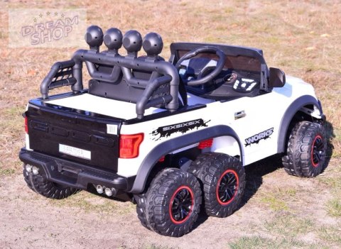 MEGA JEEP WORKS SIX 4X4, 2 X 12V MĘKKIE KOŁA, MIĘKKIE SIEDZENIE/JC003 MEGA JEEP WORKS SIX 4X4, 2 X 12V MĘKKIE KOŁA, MIĘKKIE SIEDZENIE/JC003