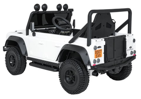 Pojazd Land Rover Defender 110 SVX Concept Biały