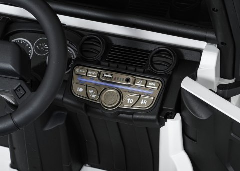 Pojazd Land Rover Defender 110 SVX Concept Biały
