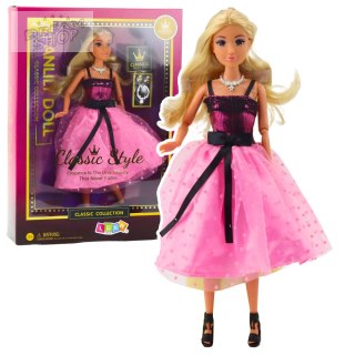 Lalka Anlily W Różowej Sukience Z Czarną Kokardą Kolczyki Naszyjnik