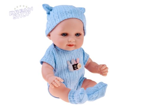 Urocza lalka BOBAS 26 cm - lekka i ruchoma w śpioszkach z czapeczką ZA5831