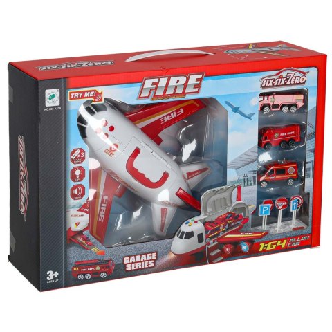 Samolot transporter z autami straż pożarna bok