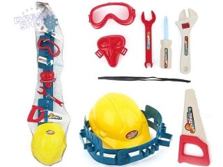 Narzędzia z pasem i kaskiem