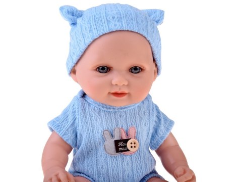 Urocza lalka BOBAS 26 cm - lekka i ruchoma w śpioszkach z czapeczką ZA5831