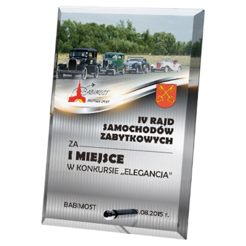 Trofeum szklane z nadrukiem kolorowym LuxorJet, grawerowaniem oraz wypełnieniem farbą