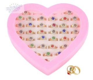 Zestaw 36 pierścionków z oczkiem