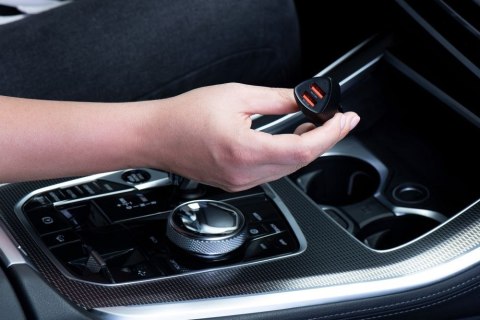 Ładowarka samochodowa Forcell F-Energy Carbon 2 x USB A QC3.0 3A 36W CC50-2A czarna