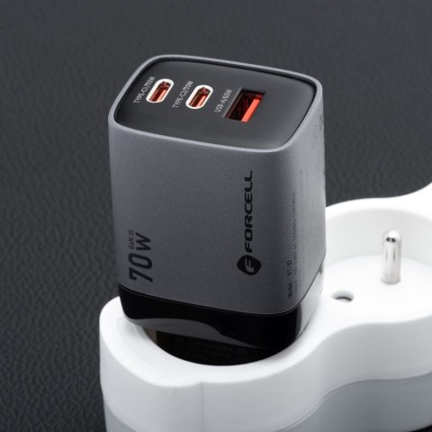 Ładowarka sieciowa do telefonu Forcell F-Energy GaN III 2 x USB C + USB A QC4.0 3,45A PD 70W SAM SFC2.0 z wyświetlaczem LCD VT-3