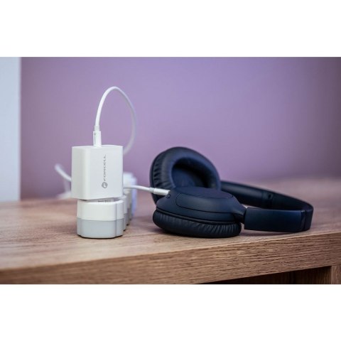 Ładowarka sieciowa do telefonu Forcell F-Energy USB C QC4.0 PD 3A 45W TFK-TC-45WPD biała