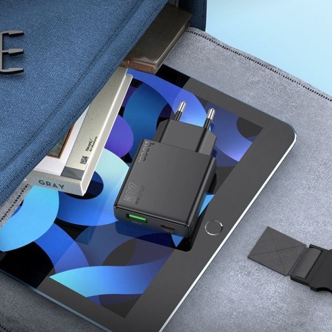 Ładowarka sieciowa do telefonu Hoco Slim USB A + USB C QC3.0 PD 3A 20W + kabel USB C do Lightning N38 czarna