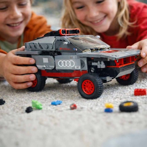 Samochód Rastar 10120 Audi RS Q e-tron 1:30 klocki 367 el.