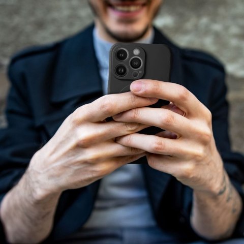 Futerał do iPhone 13 PRO Silicone Mag Cover zgodny z MagSafe czarny